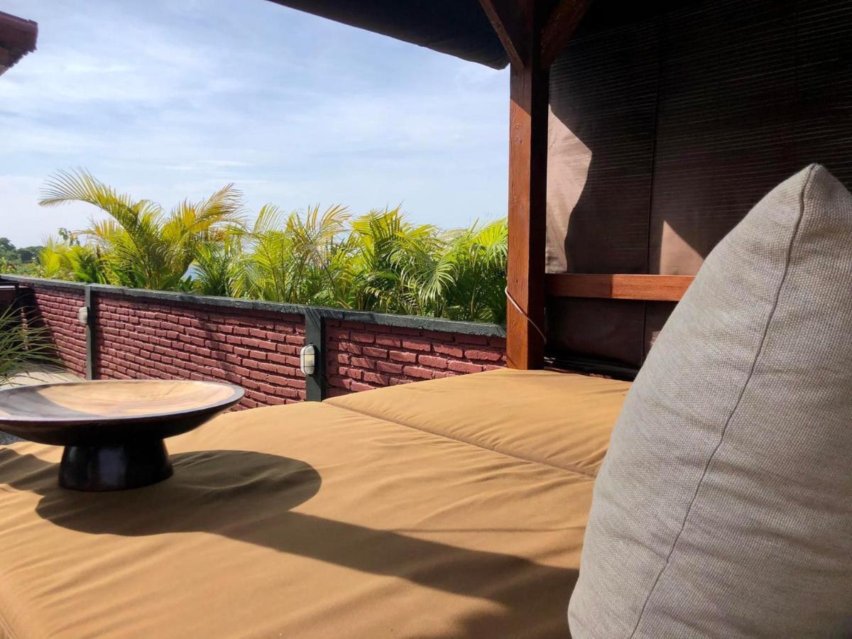 The Hidden Escapes Bingin- Sunset Rooftop Wood House With Ocean View & Private Kitchen ウルワツ エクステリア 写真